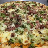 37. Pizza Frango com Brócolis