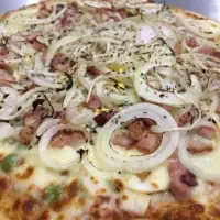 44. Pizza Portuguesa