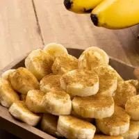 Esfiha doce de banana com canela