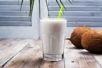 SUCO DE COCO COM AGUÁ