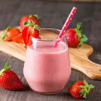 SUCO  MORANGO COM LEITE